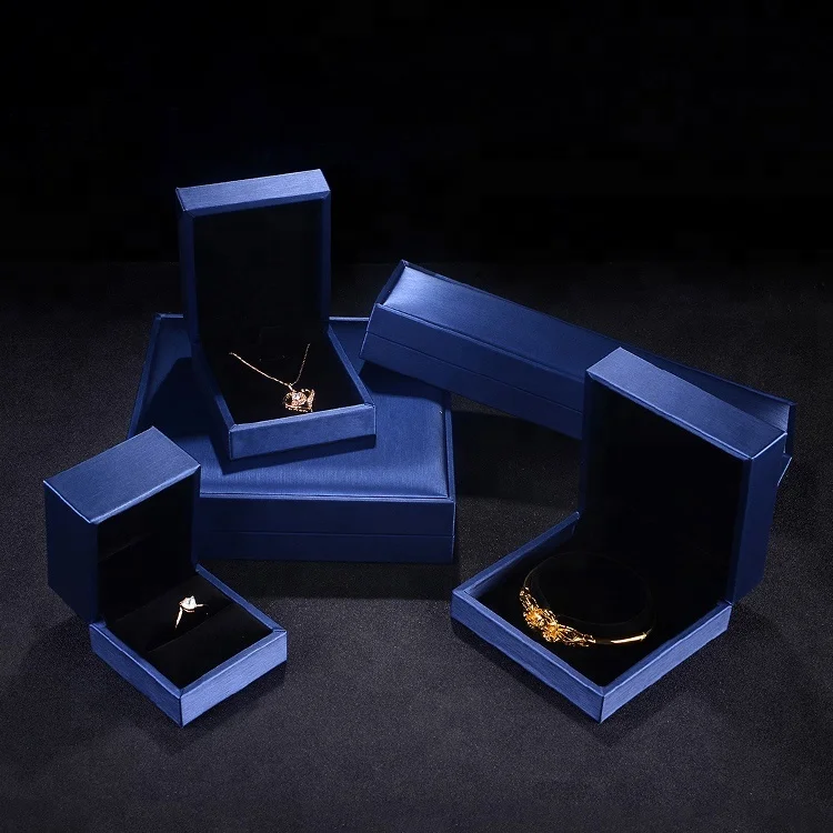 Unboxing Experiences of Jewelry Box