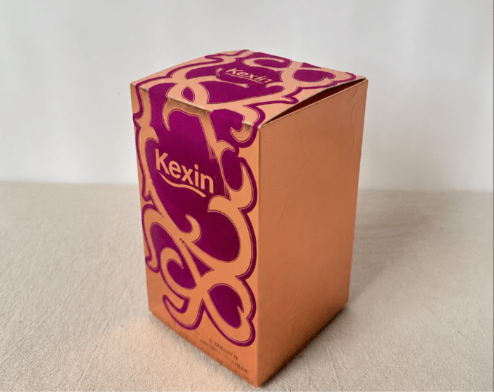 Flocking on socsmetic box 